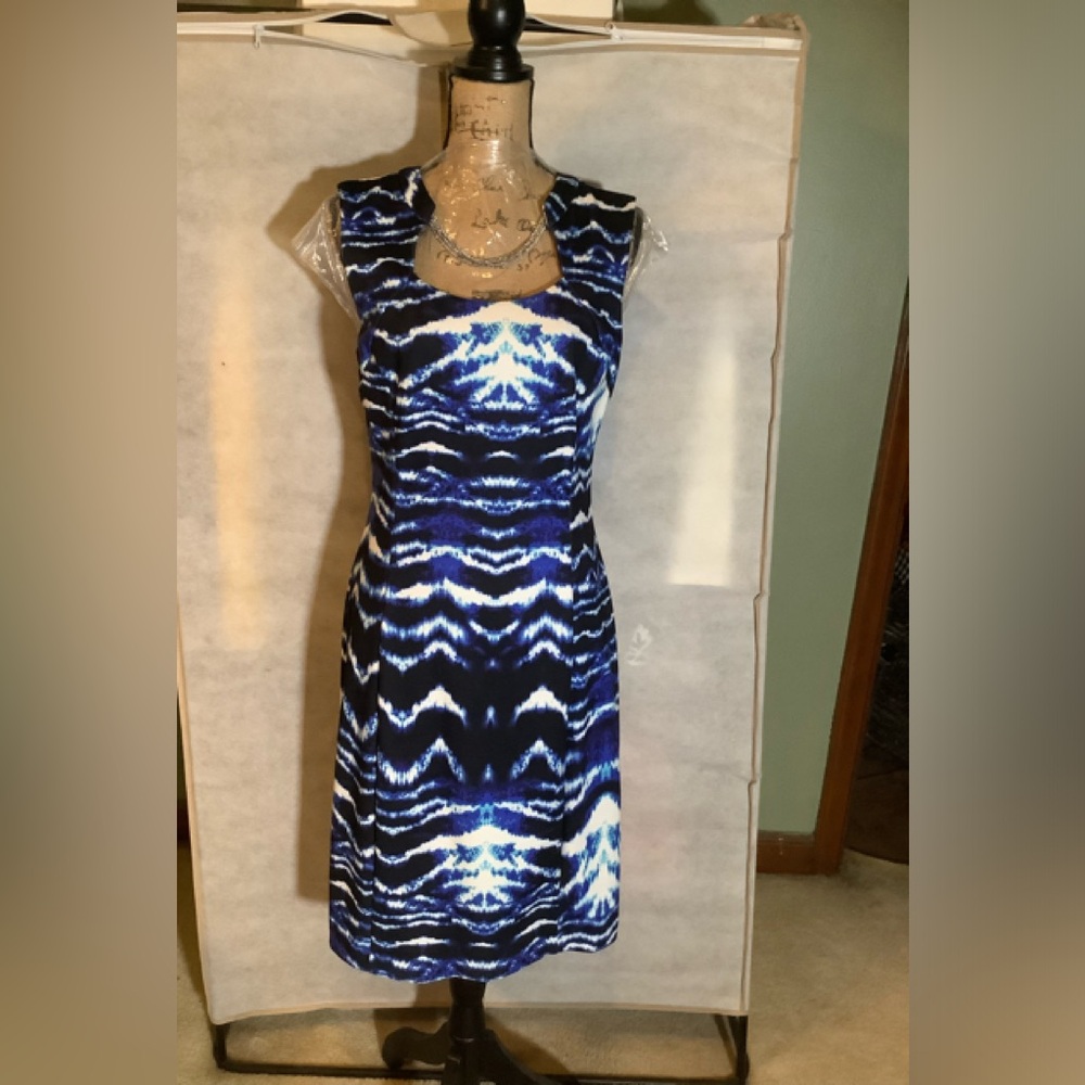 Jennifer Lopez, Royal blue, black & white print sleeveless shift dress Sz 12